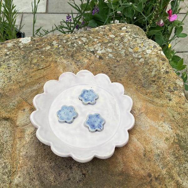 Flower soap dish