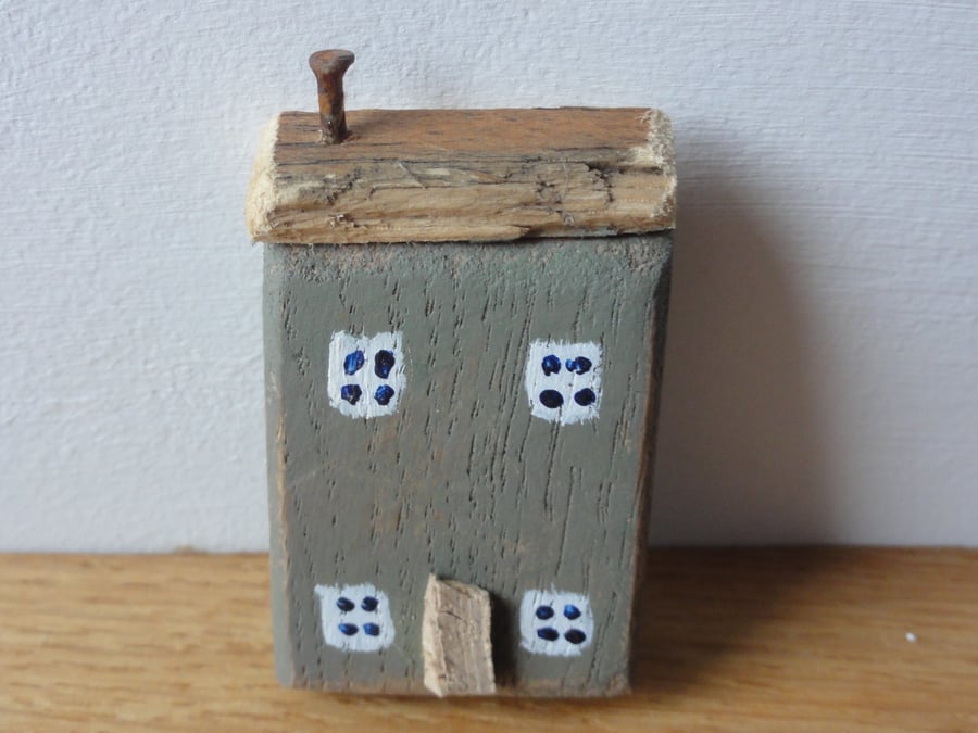 Little grey house - fridge magnet