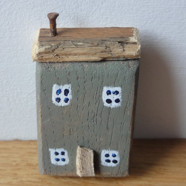 Little grey house - fridge magnet