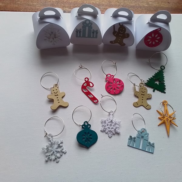 Christmas table decorations. Ref 151