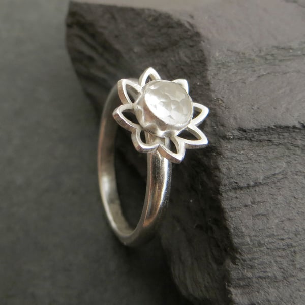 White topaz and sterling silver ring, Alternative April birthstone