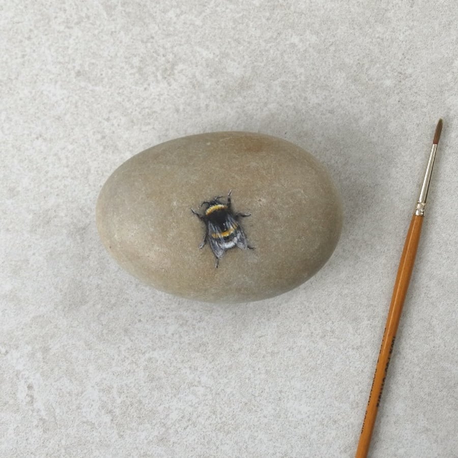 Painted Stone 'Bumblebee'