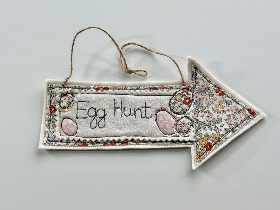 Egg Hunt Hanging Sign