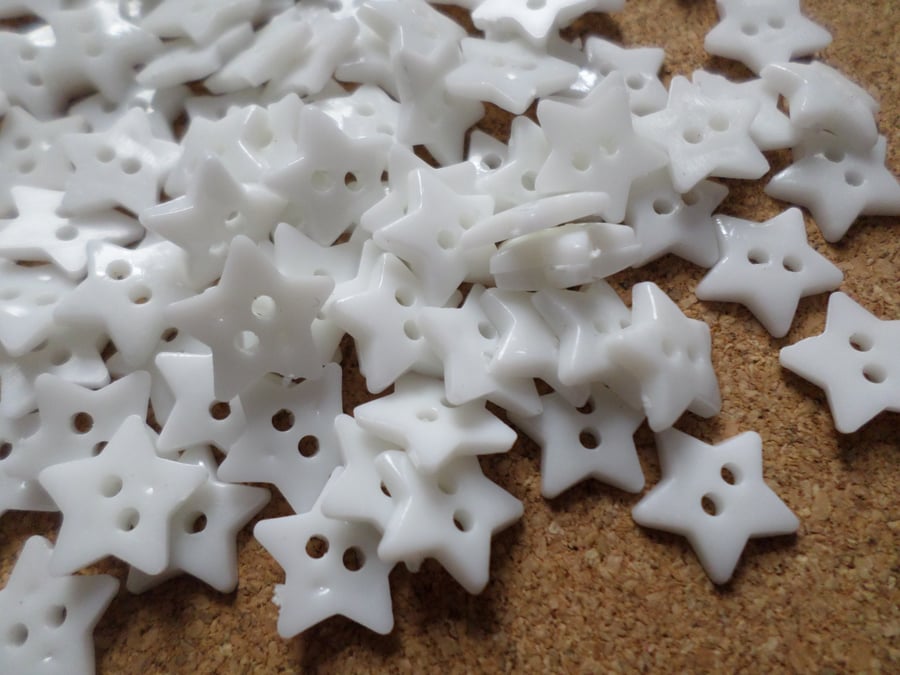 30 x 2-Hole Acrylic Buttons - Star - 12mm - White
