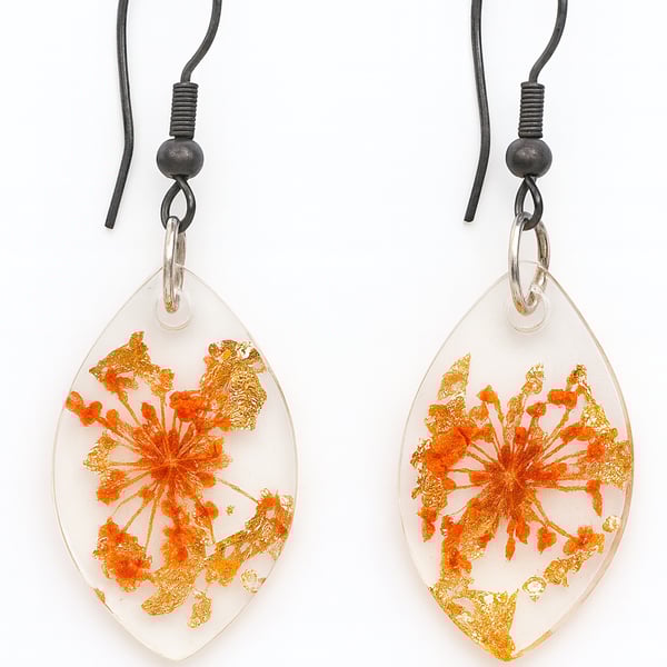 Teardrop Resin Flower Earrings – Real Orange Blooms & Gold Leaf Drops