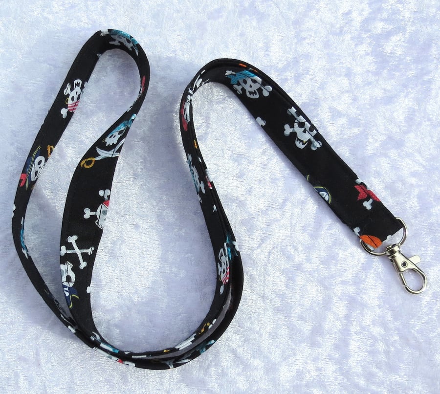 Cotton lanyard, with swivel lobster clip, 20 inches in length, Halloween, skulls