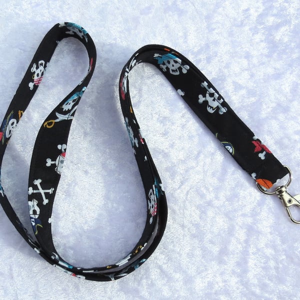 Cotton lanyard, with swivel lobster clip, 20 inches in length, Halloween, skulls