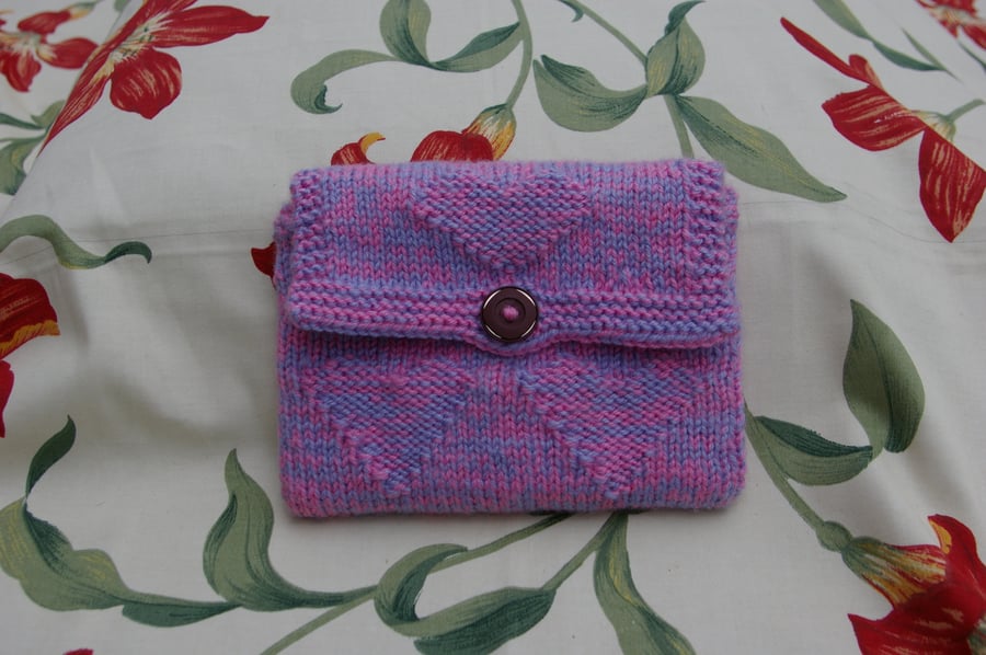Kindle Case knitted pink with hearts