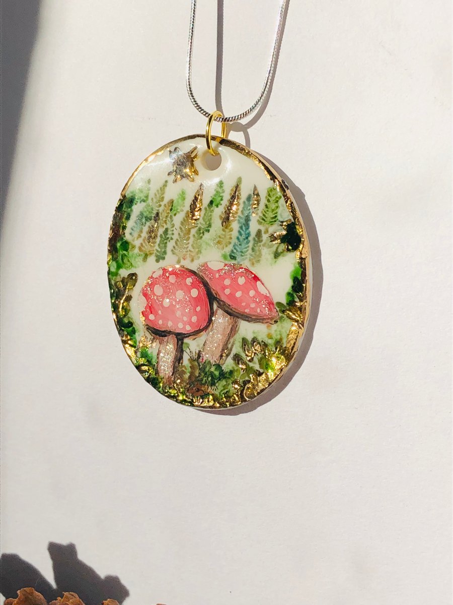 Mushroom pendant in vegan porcelain, handcrafted 