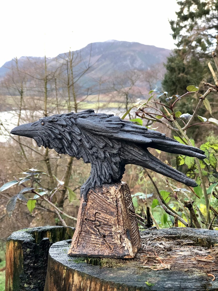 Raven sculpture by Paul Szeiler.
