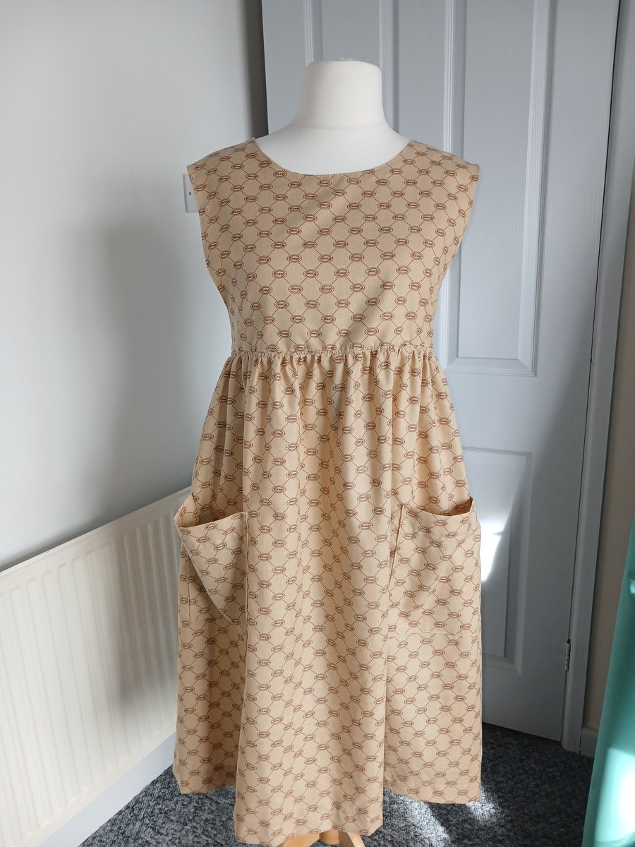 Country cottage style apron 