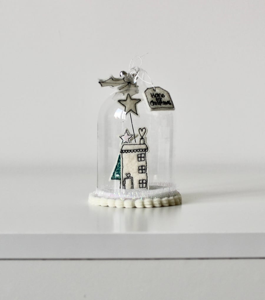 'Home for Christmas'- Glass Dome Decoration