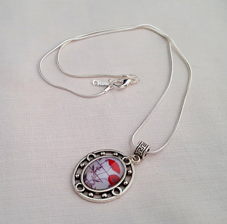Poppy necklace