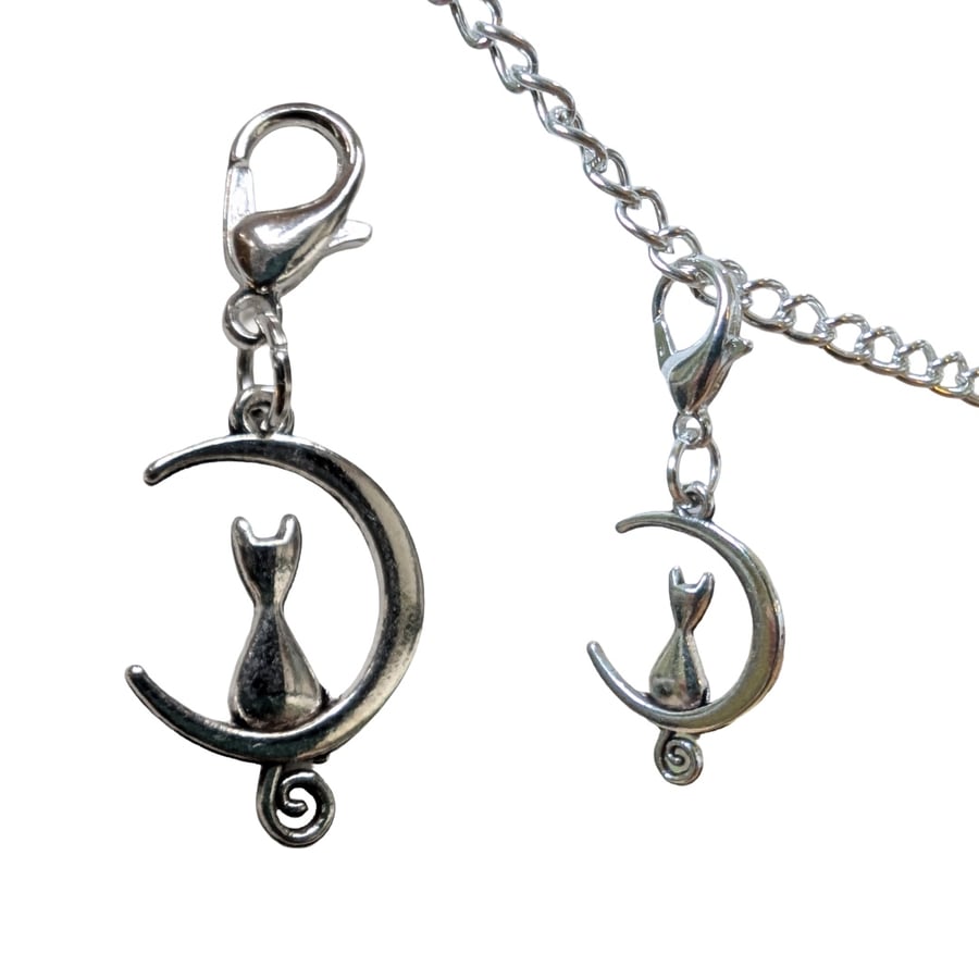 Detachable cat and moon charm