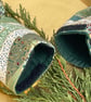 Set of three Christmas crackers. Waves and swirls with gold accents - Image 5