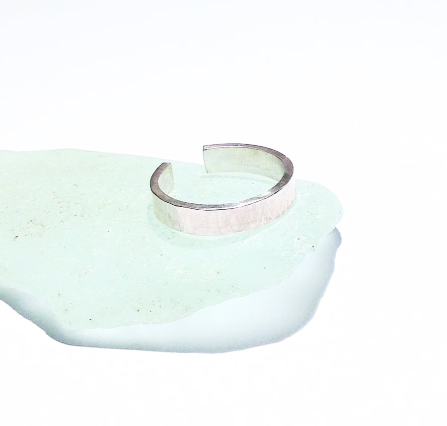 Handmade Sterling Silver Hammered Open Ring UK Size L (RGSSOPL1) - UK Free Post