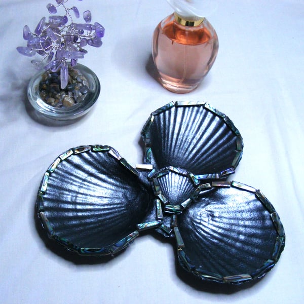Metallic black scallop shell trinket dish.