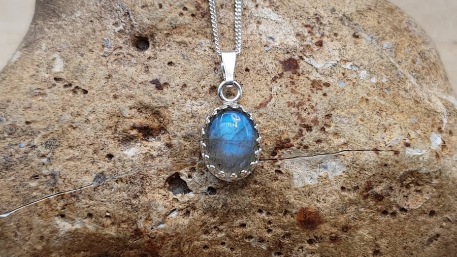 Tiny minimalist oval Labradorite pendant necklace. Reiki charged