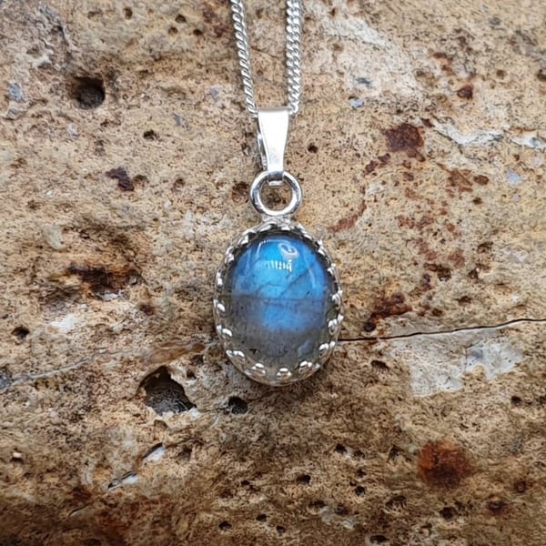 Tiny minimalist oval Labradorite pendant necklace. Reiki charged