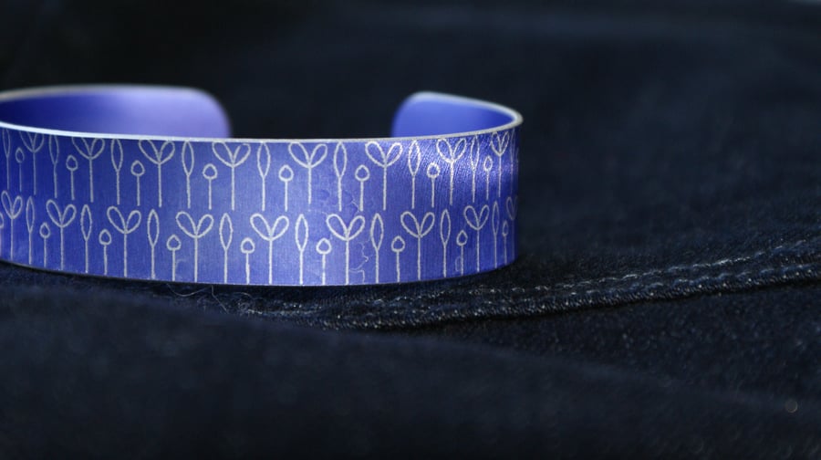 Geometric spring buds print cuff bracelet purple