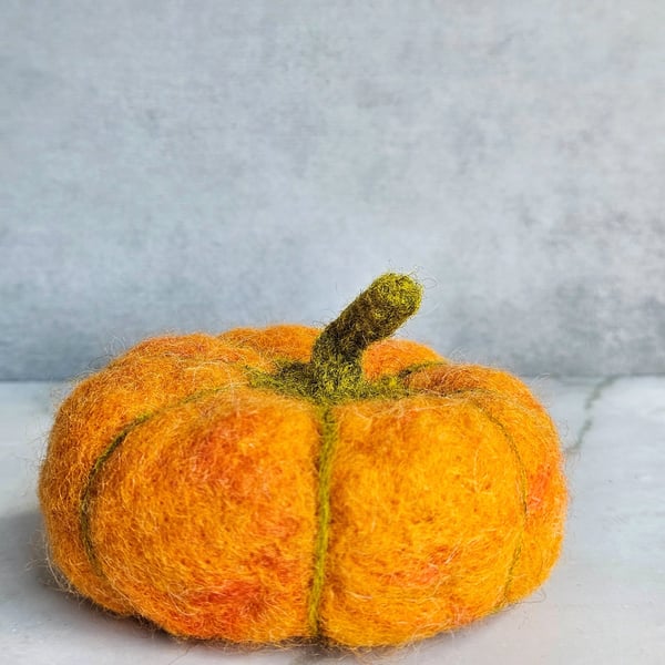 Pumpkin - Needle felted, Large Halloween Décor, Autumn Ornaments, Handmade.