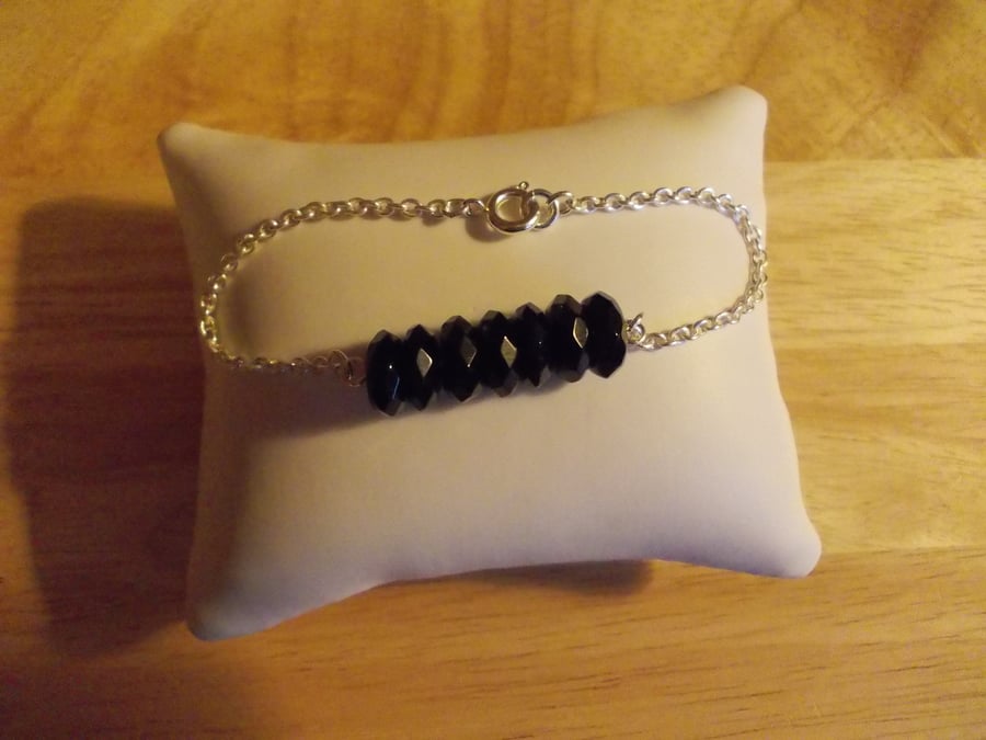 Black agate and chain bracelet