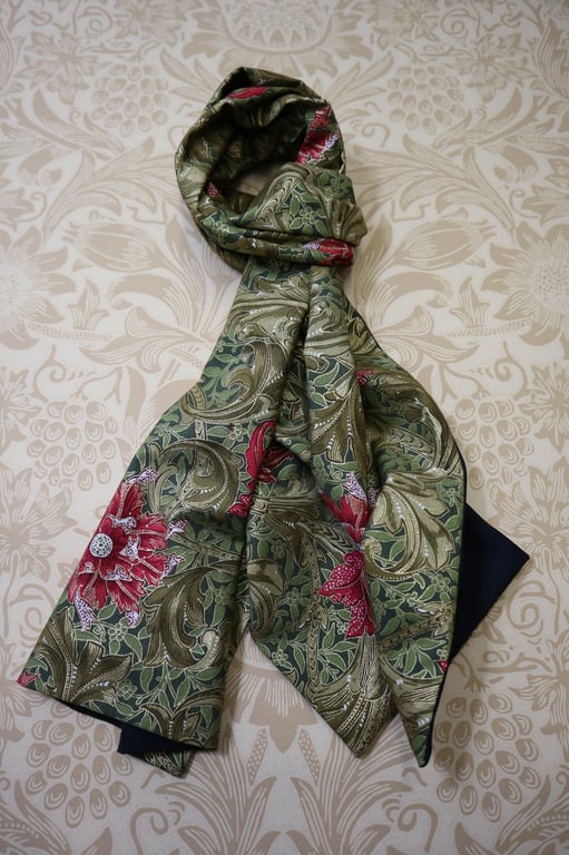 William Morris Scarf Single Stem Green