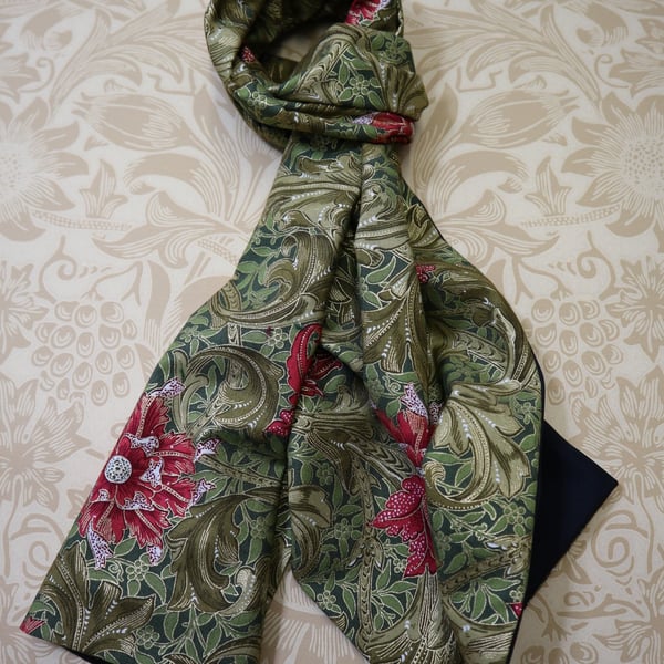 William Morris Scarf Single Stem Green