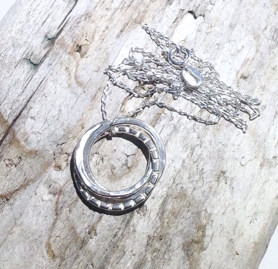 Sterling Silver Intertwined Rings Style Hoop Pendant Necklace - UK Free Post