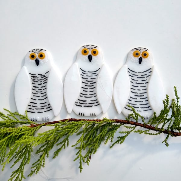 Fused glass snowy owl decoration