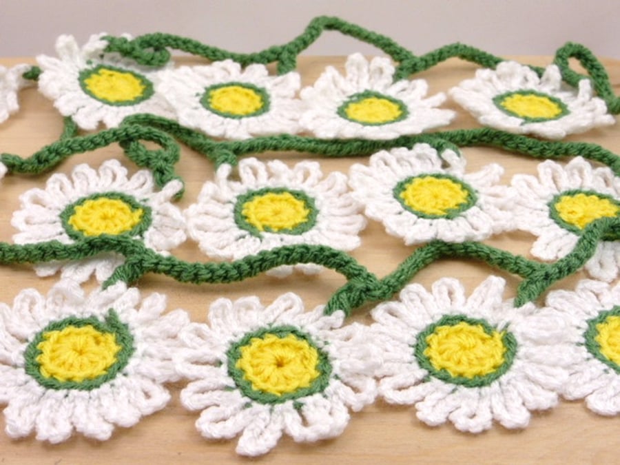Crocheted Daisy Garland