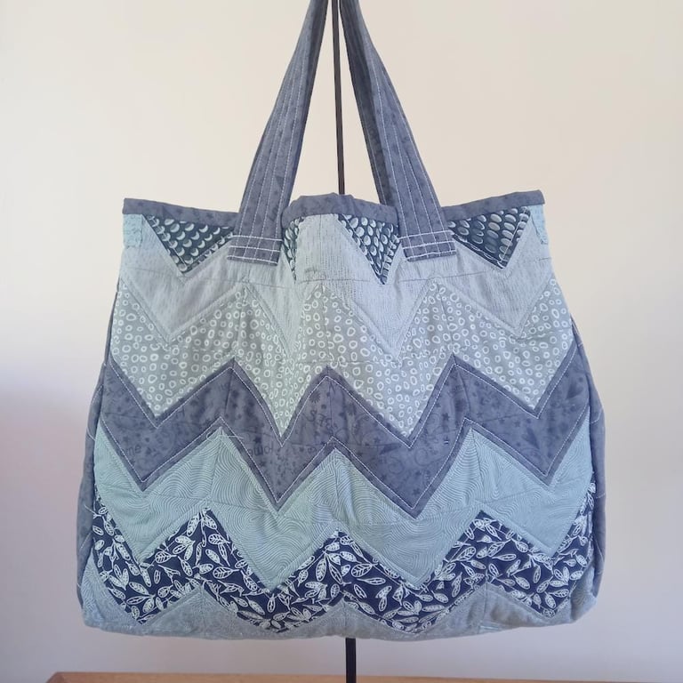 Batik fabric quilted zigzag patchwork tote bag