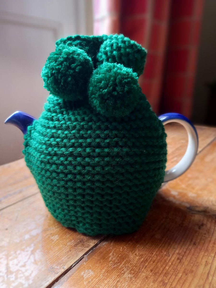 Hand knitted 2 pint (4 cup) tea cosy in Emerald Green with matching Pom poms