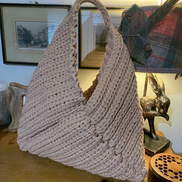 Gorgeous Crochet Handbag 