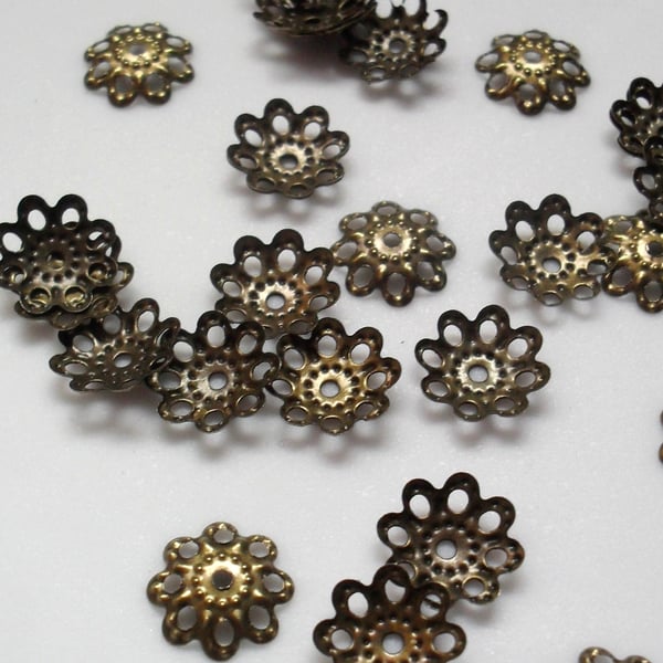50 x Antique Bronze Plated Beadcaps - 10mm 