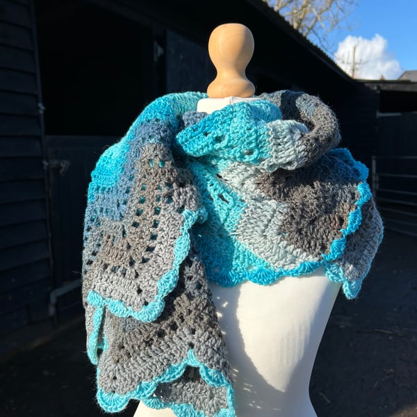 Half Star Crescent Lace Shawl Wrap in Blues and Turquoise