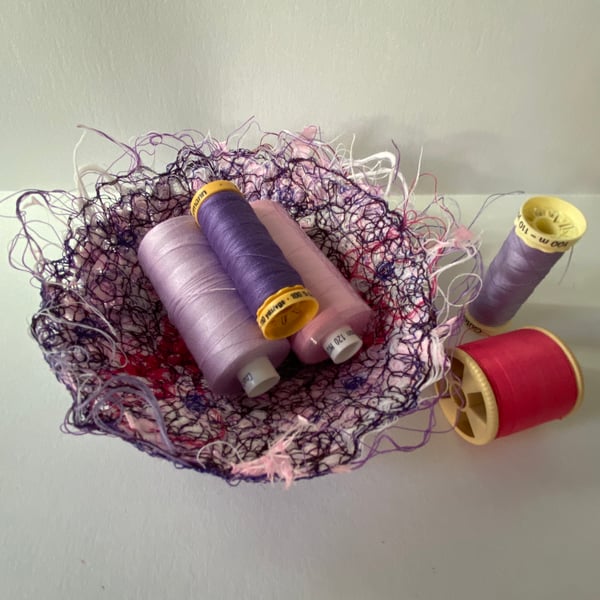 Freestyle machine embroidery decorative bonbon dish