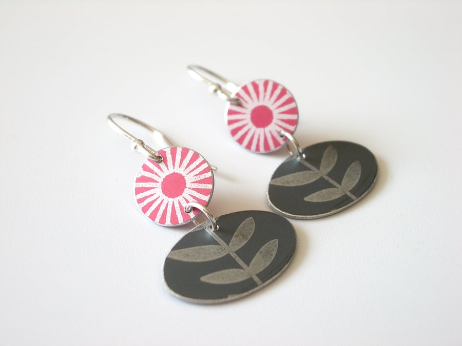 Flower and leaf earrings in red and grey
