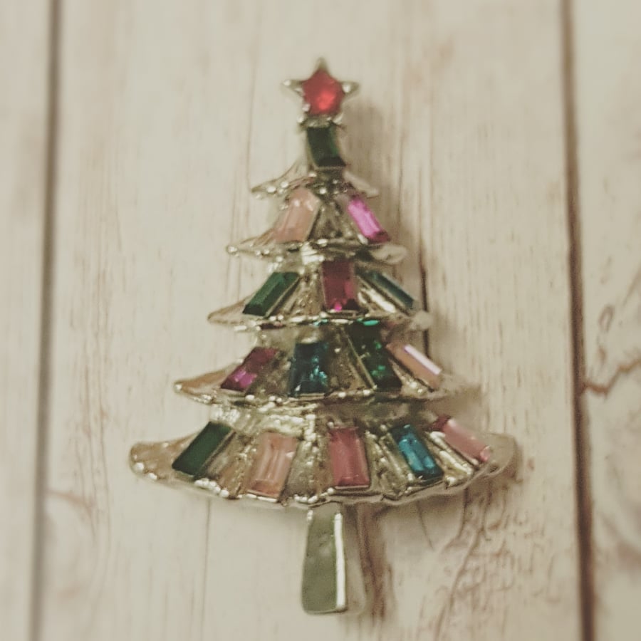 Vintage inspired Christmas tree brooch