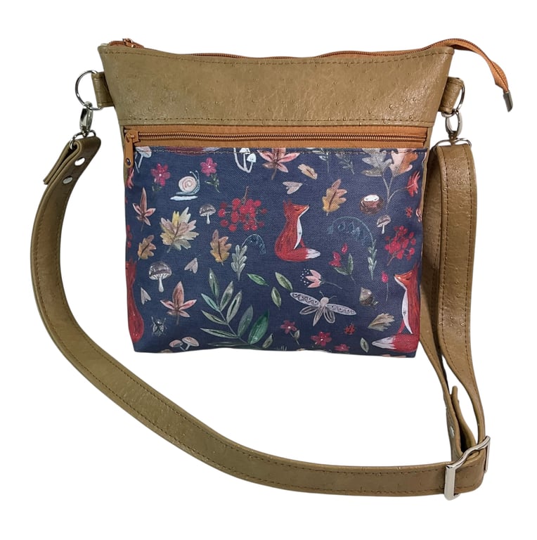 Handbag in faux Leather and garden  bird and floral print  fabric, medium sized 