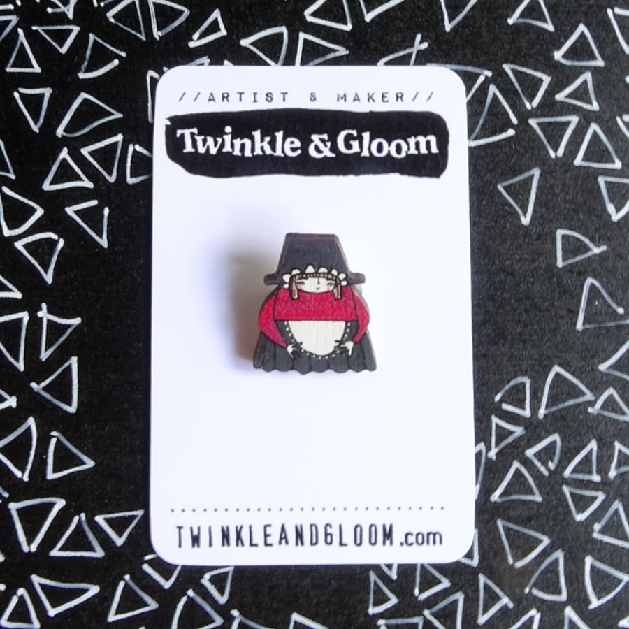 Dinky Printed Wood Brooch- Welsh Lady