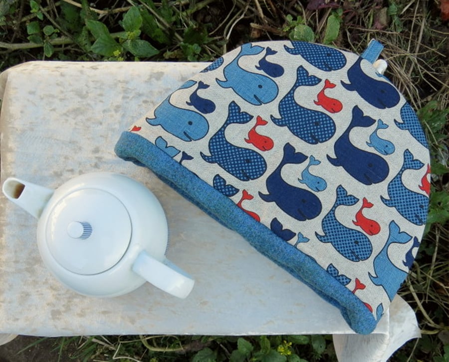 Tea Cosy.  Whales.  A tea cosy made to fit a 5-6 cup teapot.  Nautical decor.