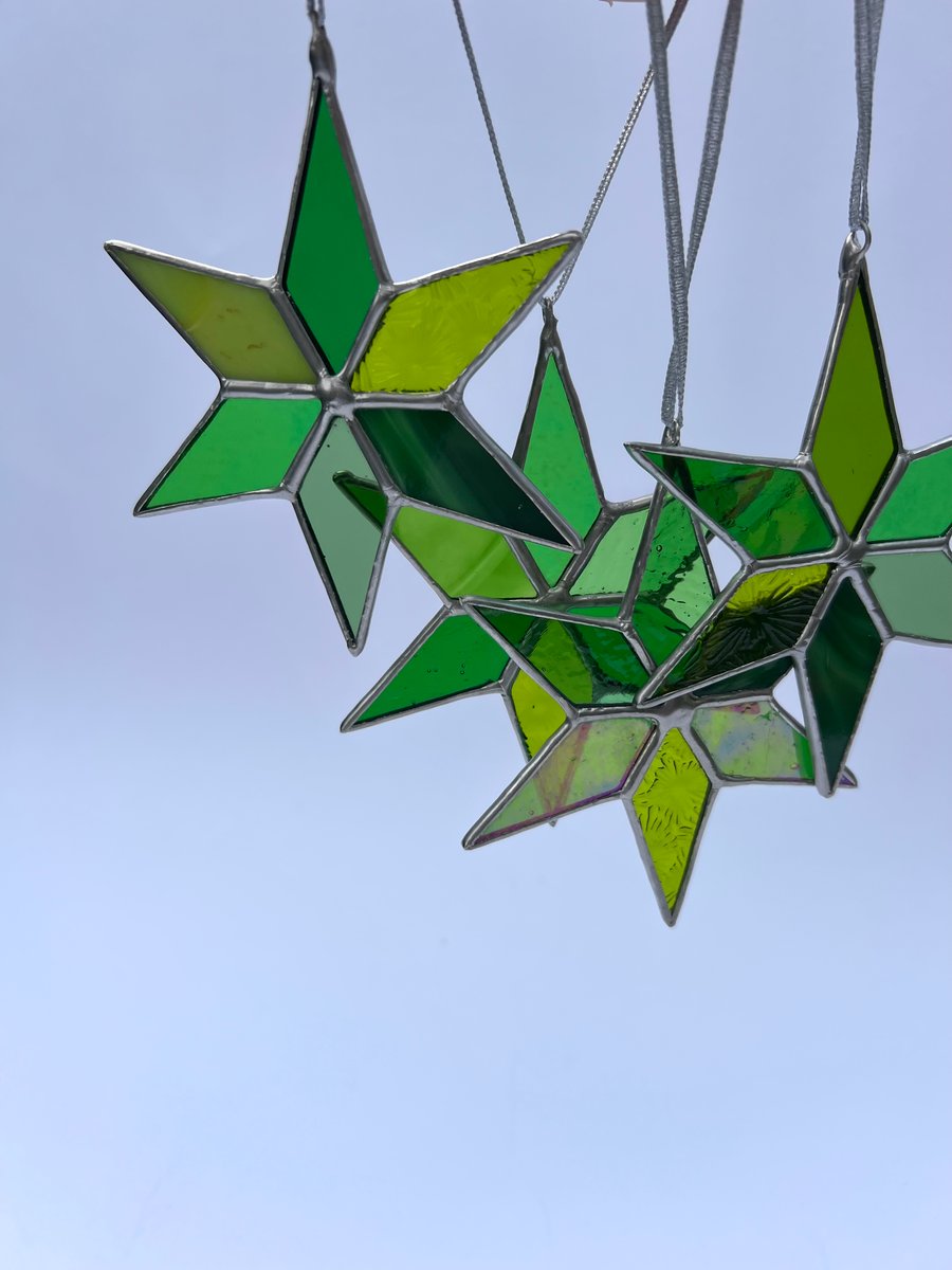 Stained Glass Christmas star in green 