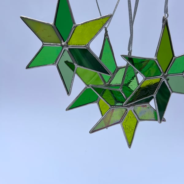 Stained Glass Christmas star in green 