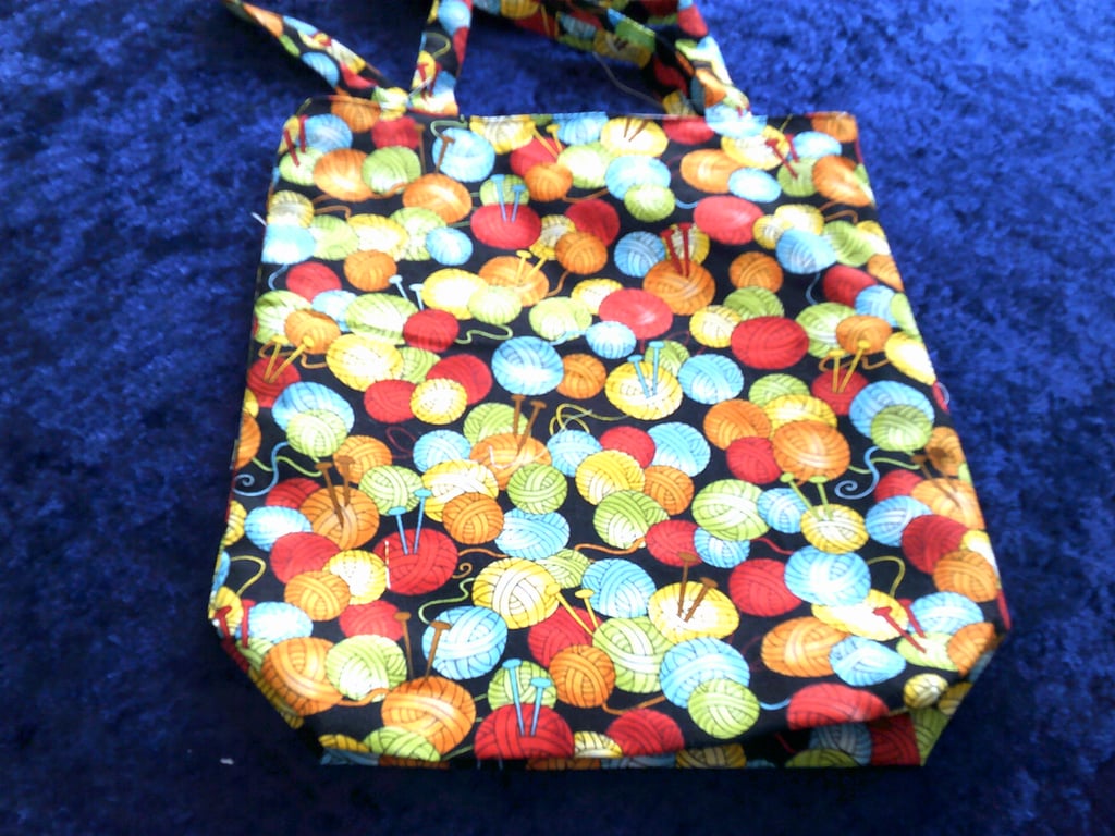 Balls of Wool with Knitting Needles Fabric Bag