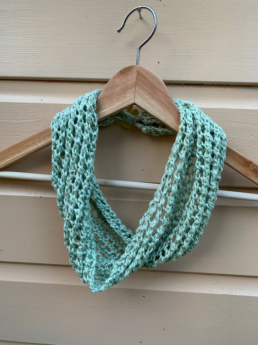  Green bamboo infinity scarf necklace