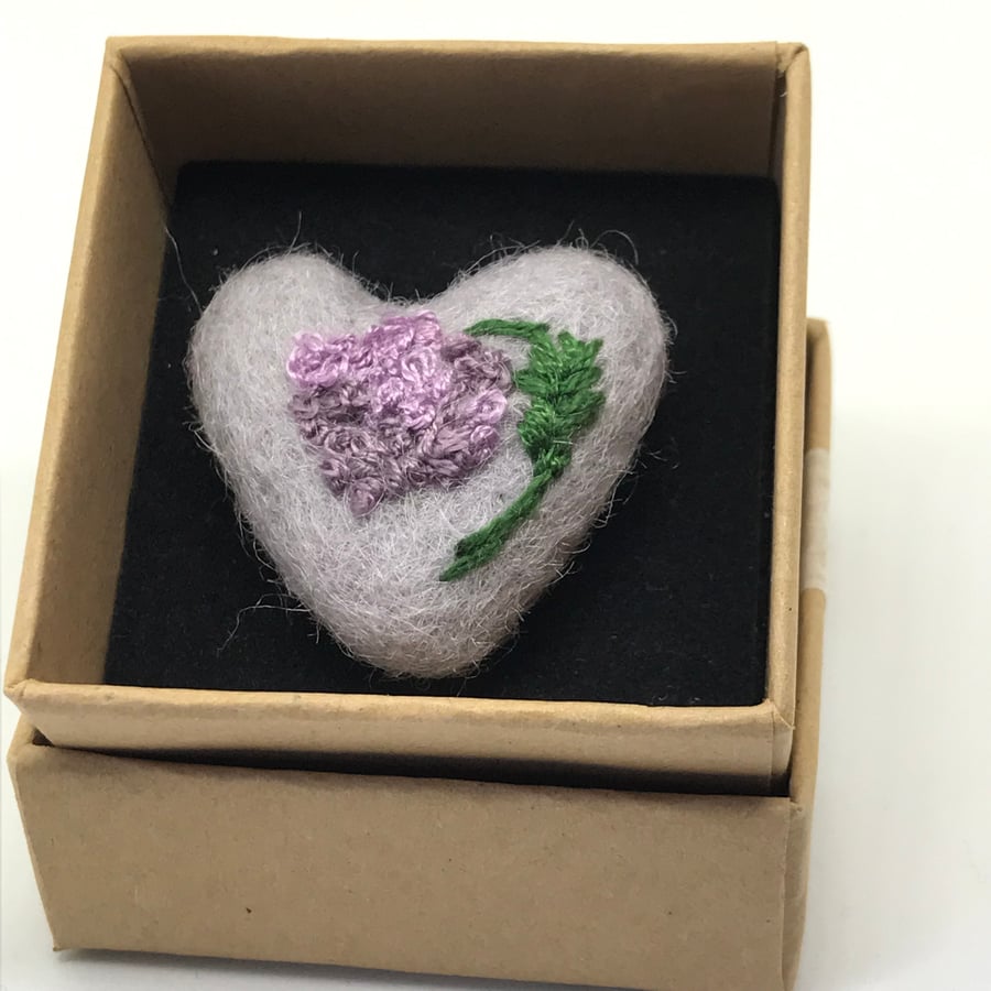Embroidered heart hug - lilac flower