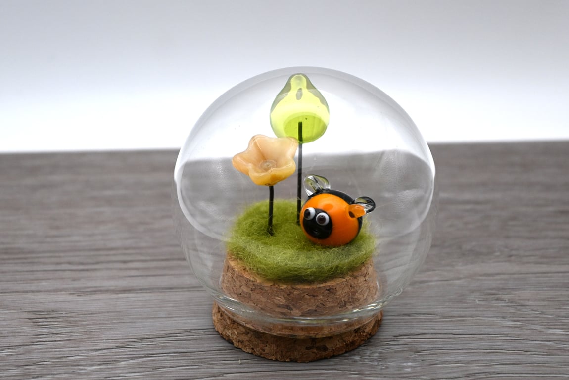 small bee garden keepsake figure