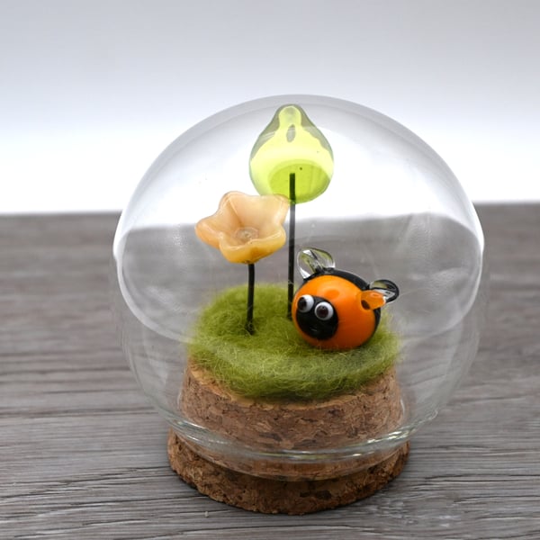 small bee garden keepsake figure