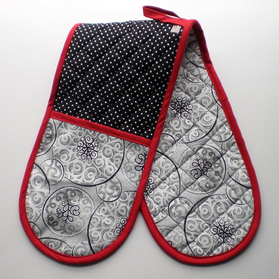 Oven Gloves. Quilted